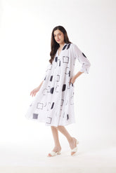 Au Hasard D'un Voyage - Monochrome Mosaic Midi Dress