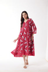 Au Hasard D'un Voyage - Flight in Fuchsia Midi Dress