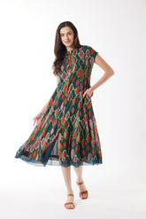 Au Hasard D'un Voyage - Jade Spectrum Button Through Dress