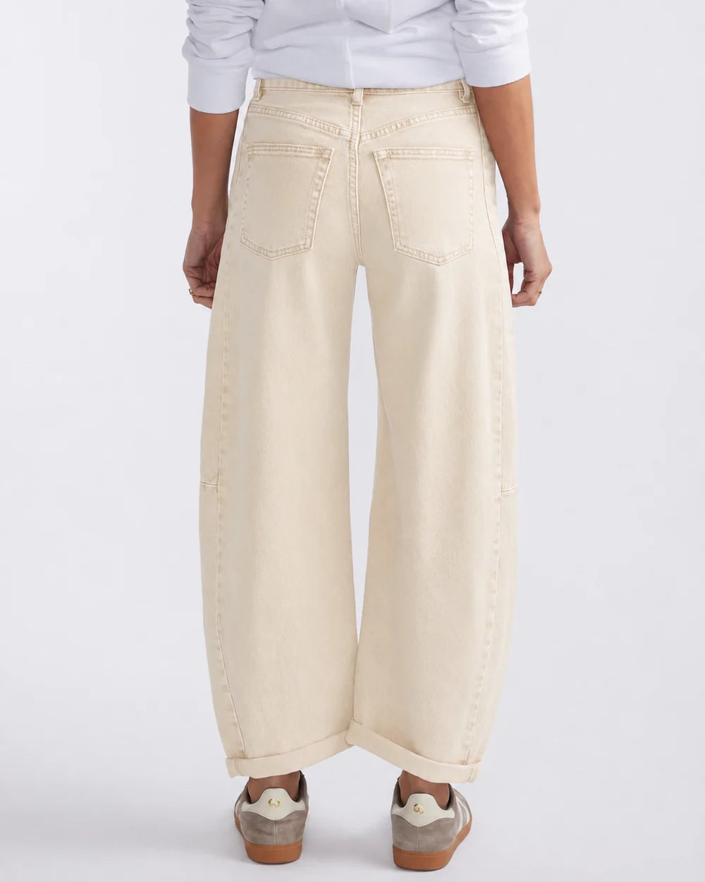 Italian Star Idaho barrel jeans in ecru, relaxed mid-rise fit with curved barrel-leg silhouette and classic five-pocket styling.