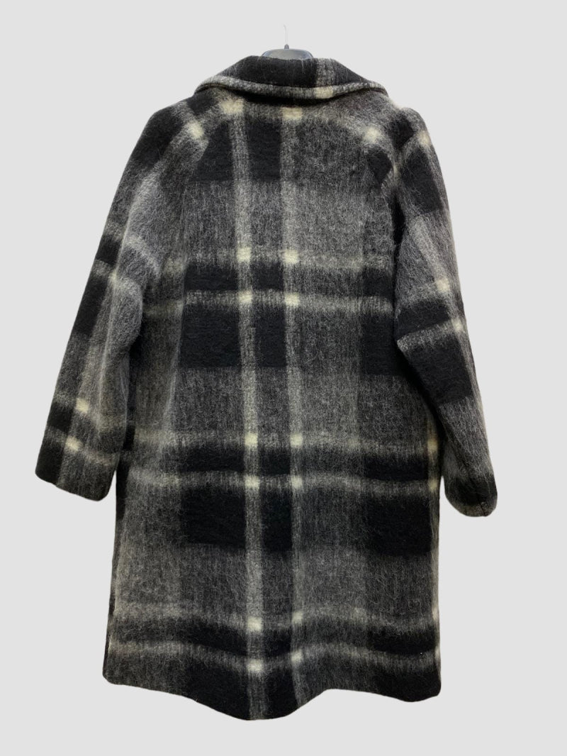 Beautiful thick warm winter wind breaker check coat with pockets in grey black & white by Ornello Paris Superbelle Manteaux fashion label displayed in-store at 18 Riverstone Drive Rolleston Selwyn NZ