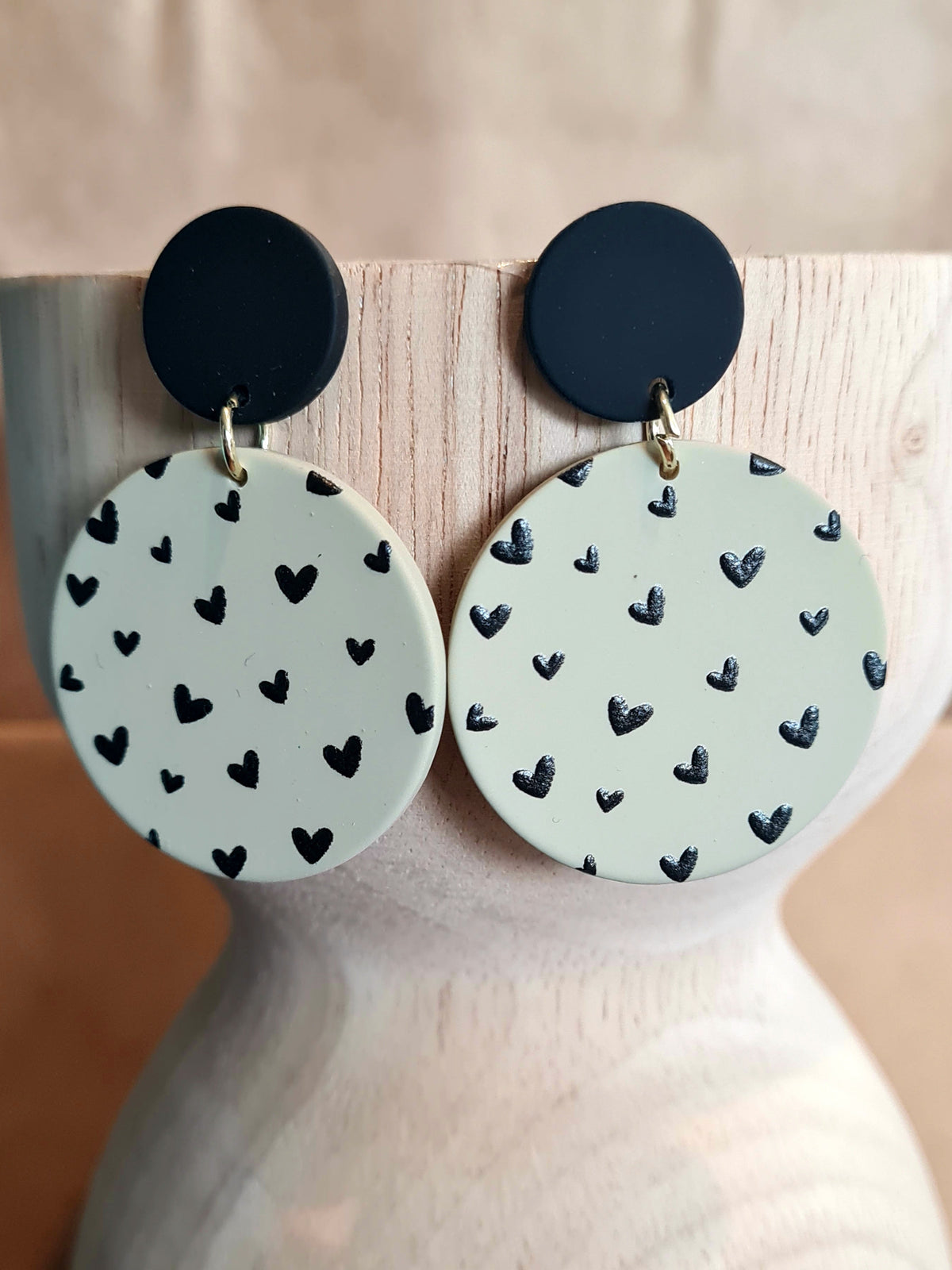 A Resin Earring Collection - Taupe & Black