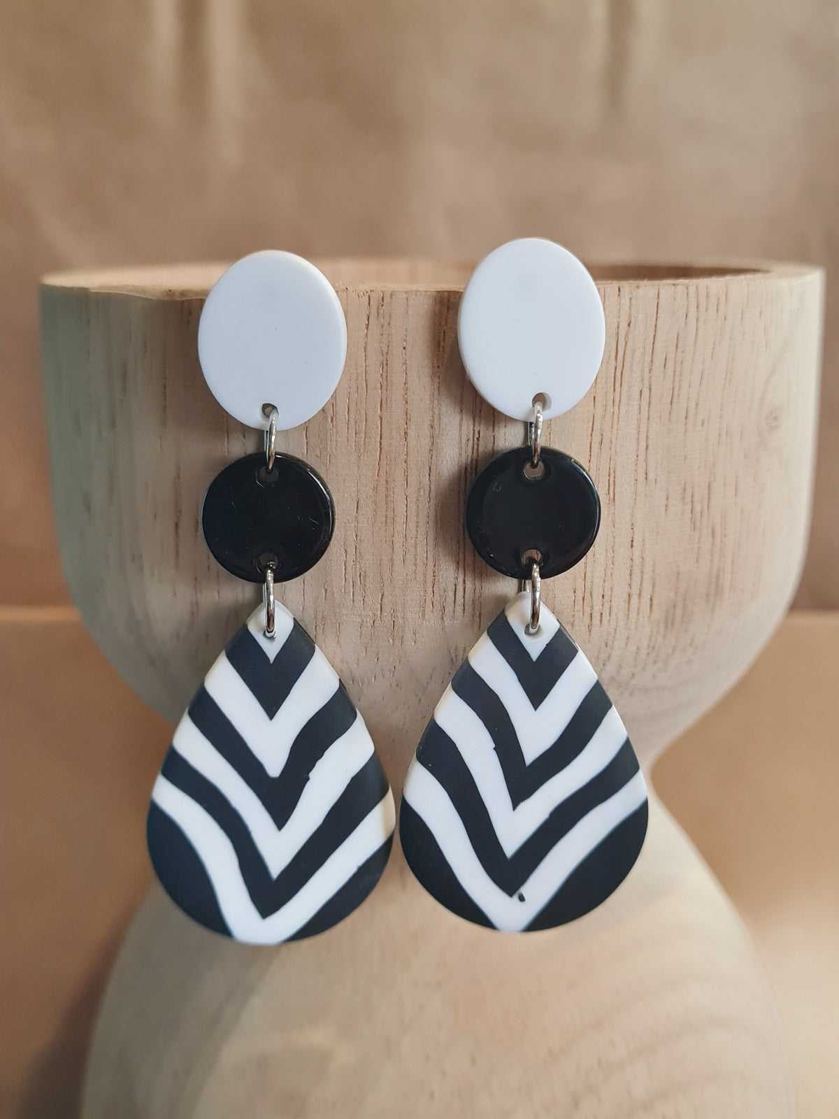 A Resin Earring Collection - Black & White Teardrop