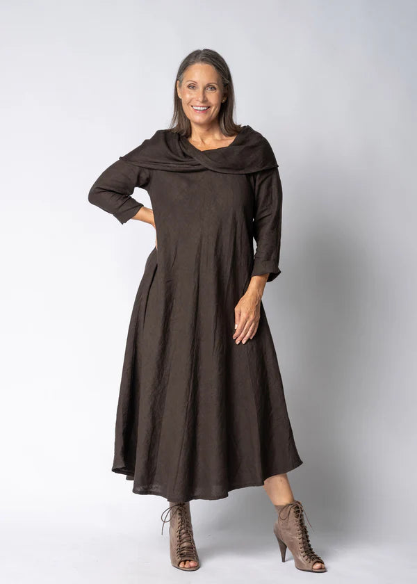 Chocolate brown linen dress with relaxed fit, flowing silhouette and breathable natural fabric