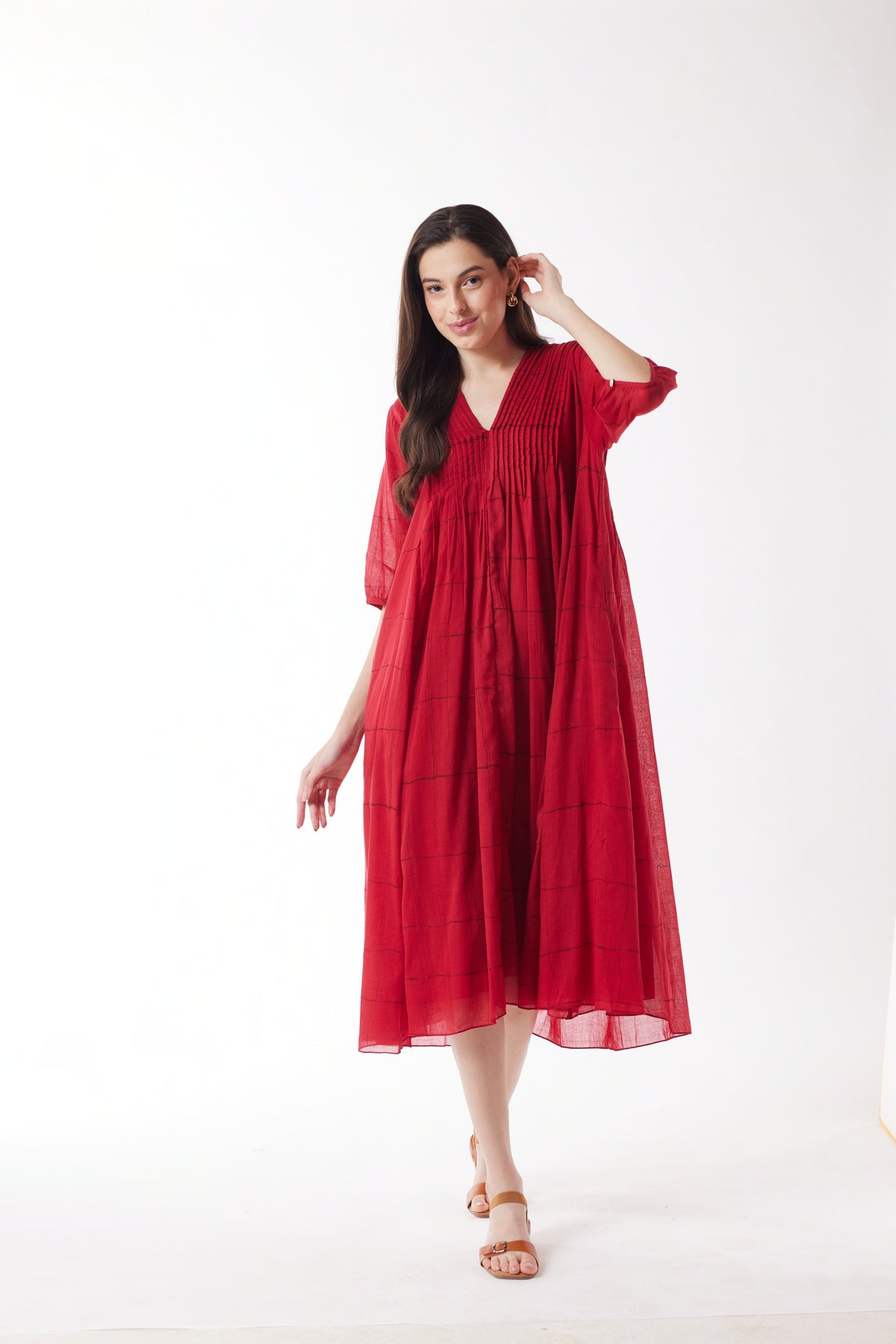 Au Hasard D'un Voyage - Cerise Fine Lines & Pintucks Midi Dress