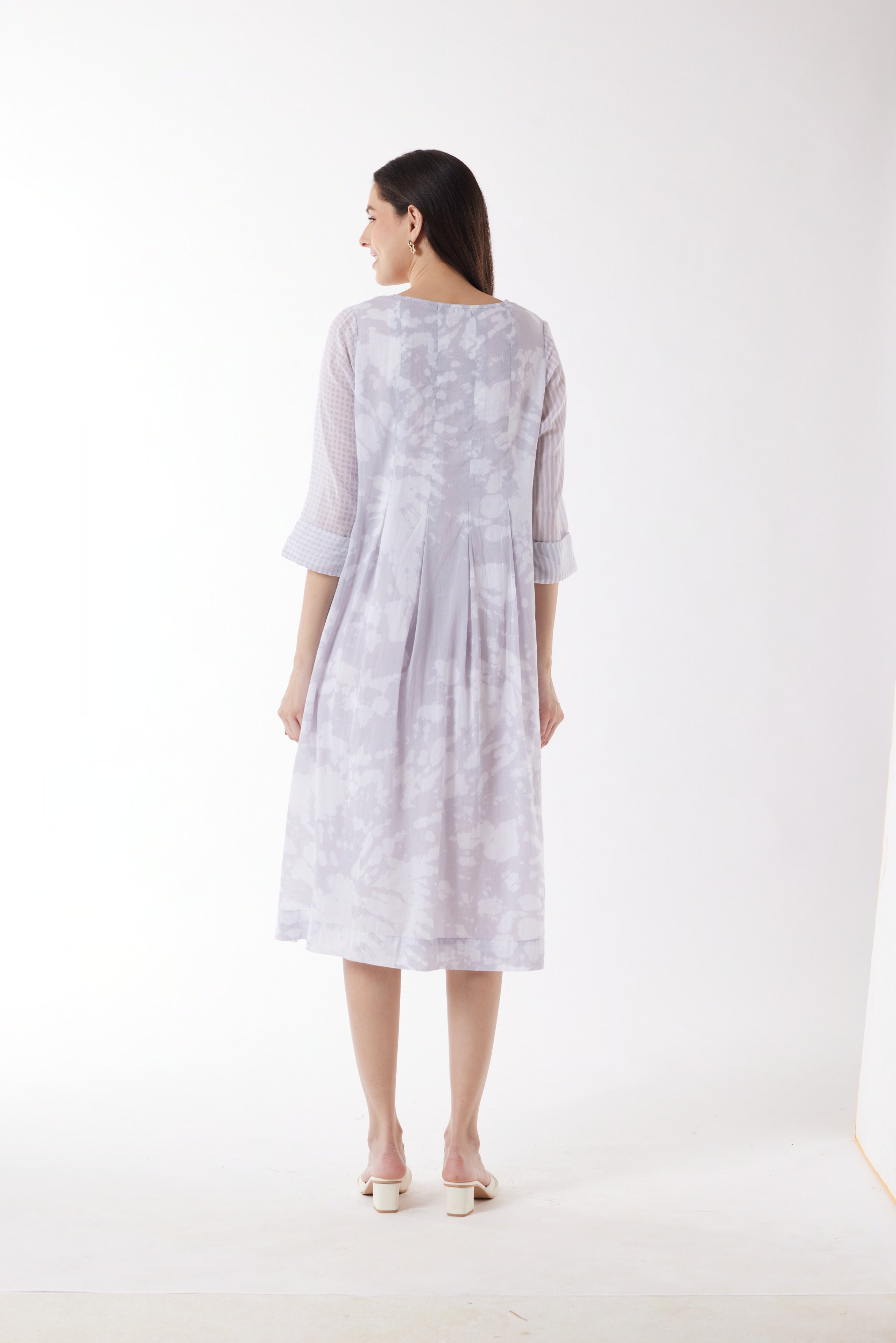 Au Hasard D'un Voyage - Cloudlike Contrast Midi Dress