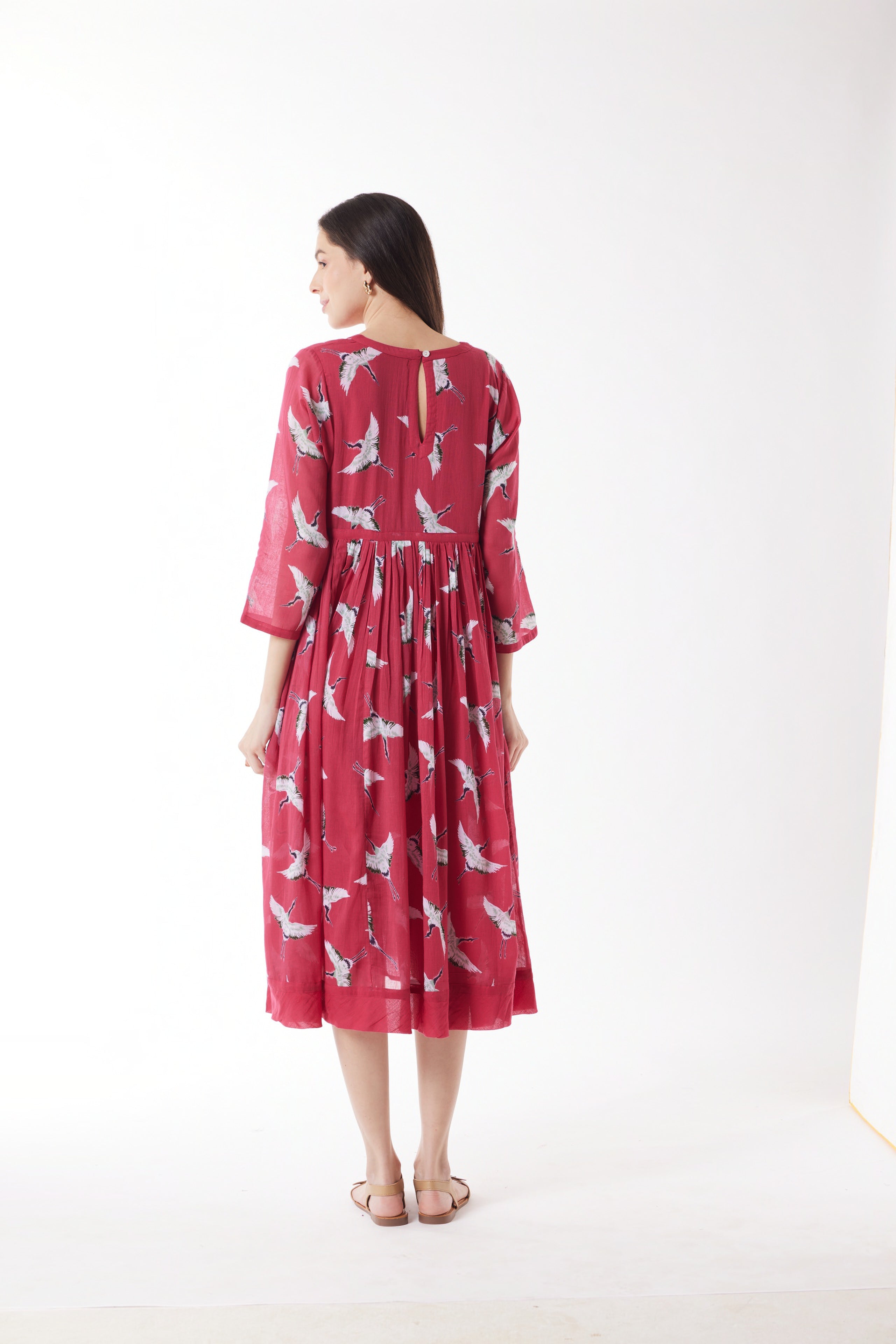 Au Hasard D'un Voyage - Flight in Fuchsia Midi Dress