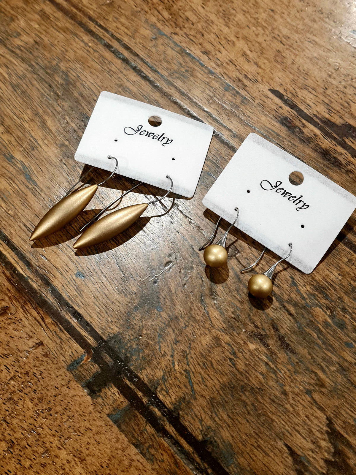 Matte Metal Minimalist Earrings - Champagne
