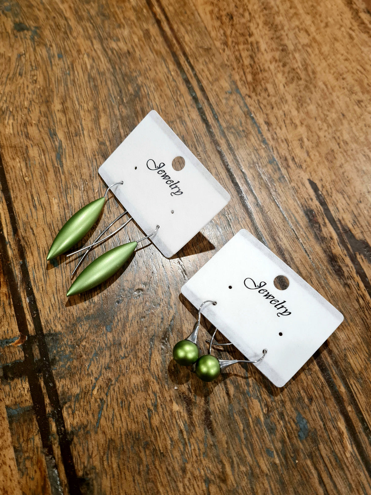 Matte Metal Minimalist Earrings - Pistachio