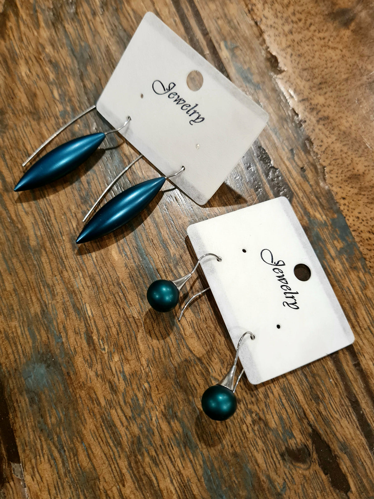 Matte Metal Minimalist Earrings - Shamrock