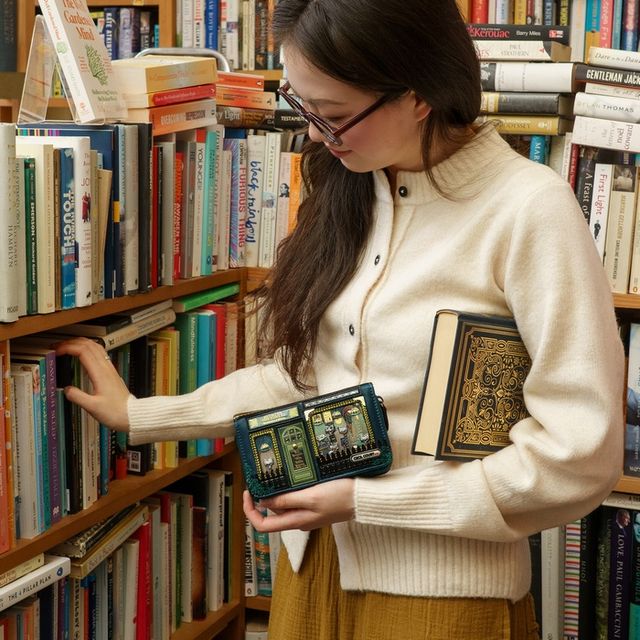Vendula London - Between The Covers Bookbinders Collection - Medium Ziparound Wallet
